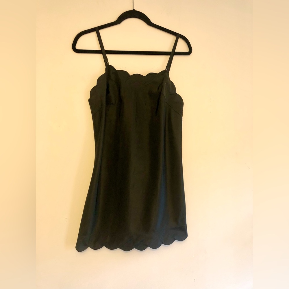 Vintage 1950s scalloped slip
